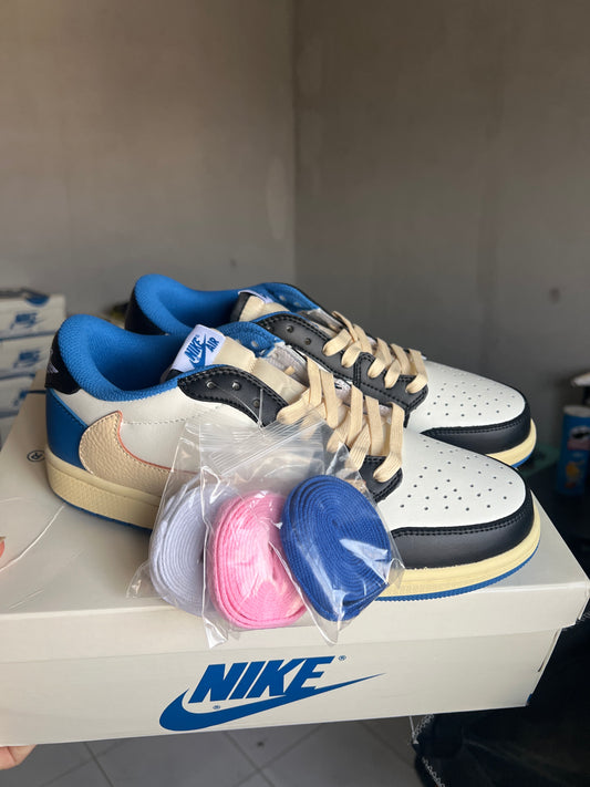 AJ 1 Low TRAV1S SC0TS