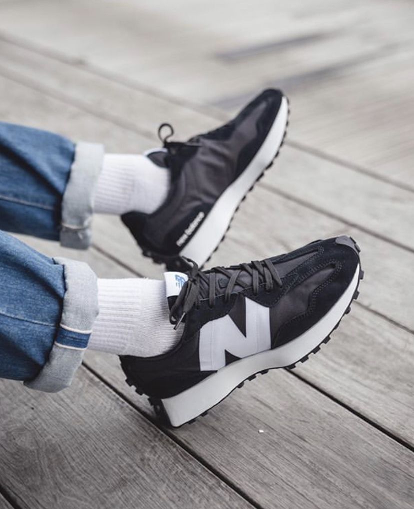 N8 Sneakers