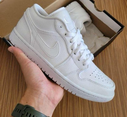 Full white DUNK shoes